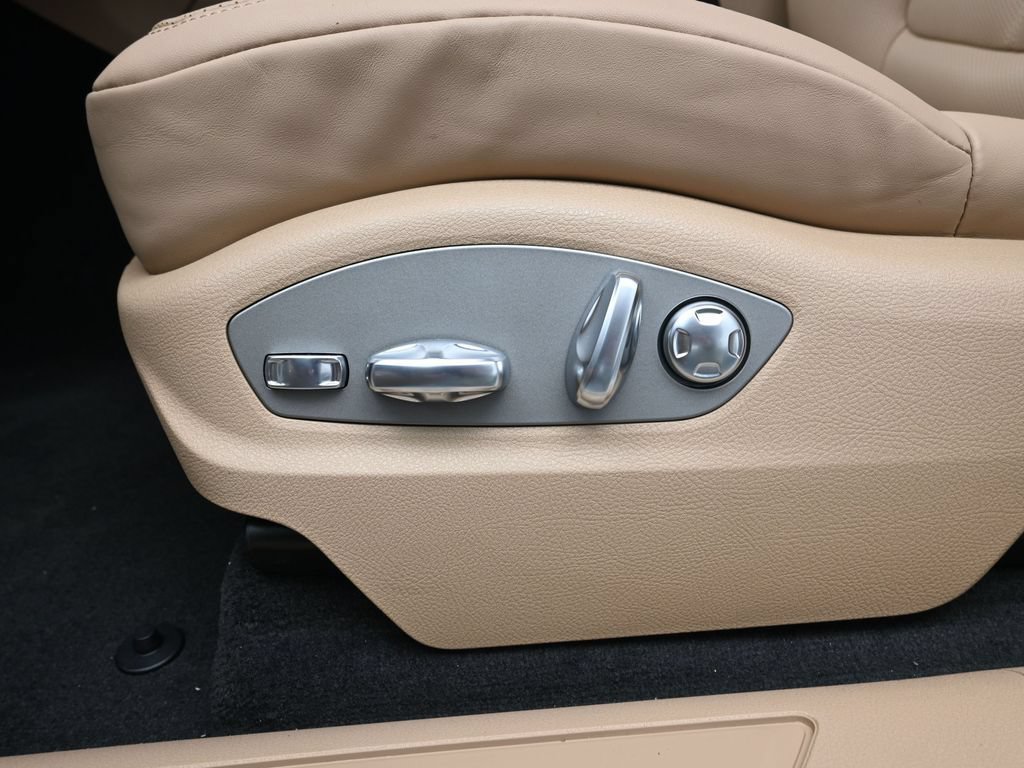 Certified 2026 Porsche Macan AWD/4WD image 15