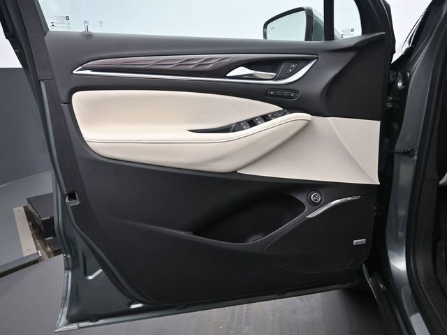 Used 2023 Buick Enclave Avenir w/ Avenir Technology Package image 12