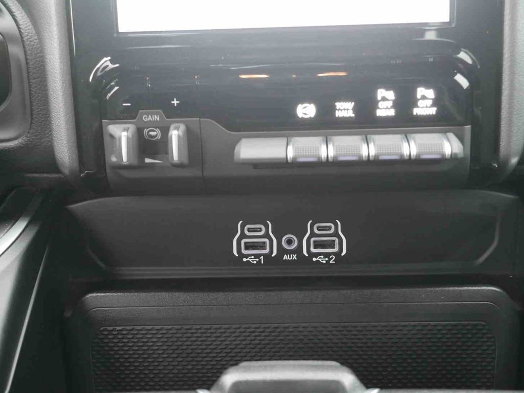 Used 2025 RAM 3500 Big Horn image 8