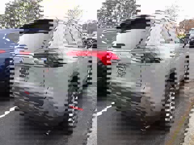 Used 2020 Toyota RAV4 XLE image 6