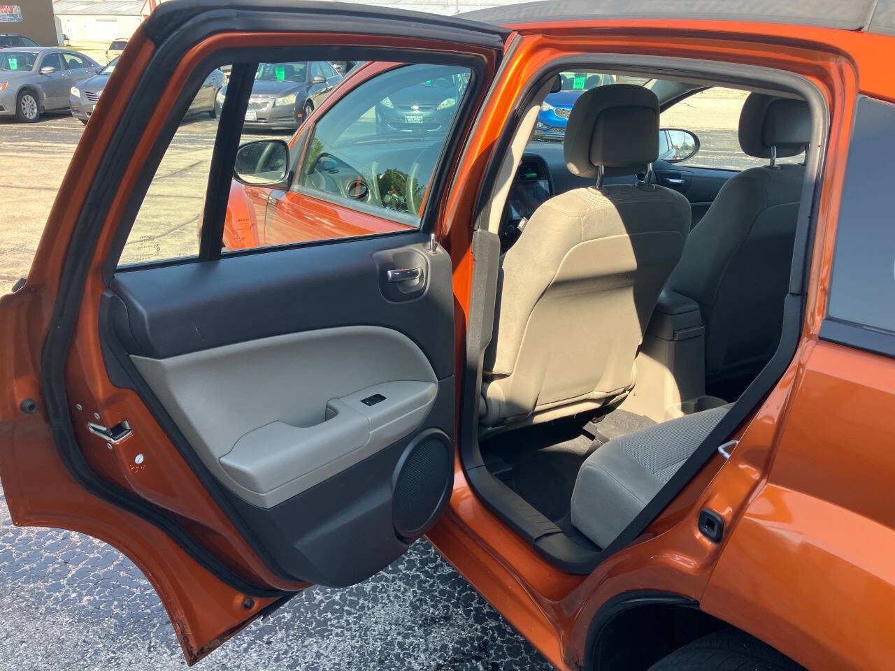 Used 2011 Dodge Caliber Mainstreet w/ Security Group image 11