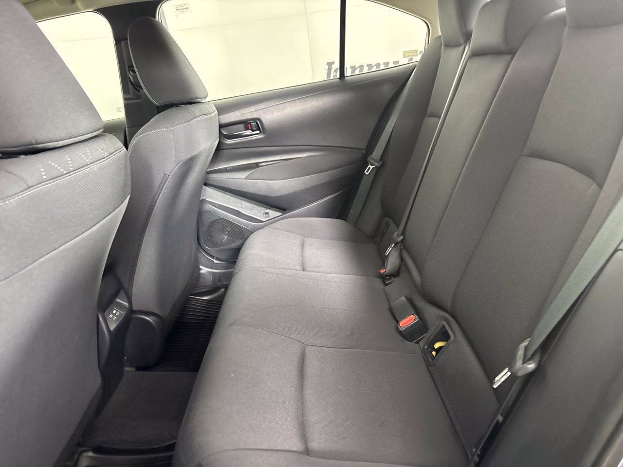 Used 2025 Toyota Corolla LE FWD image 22