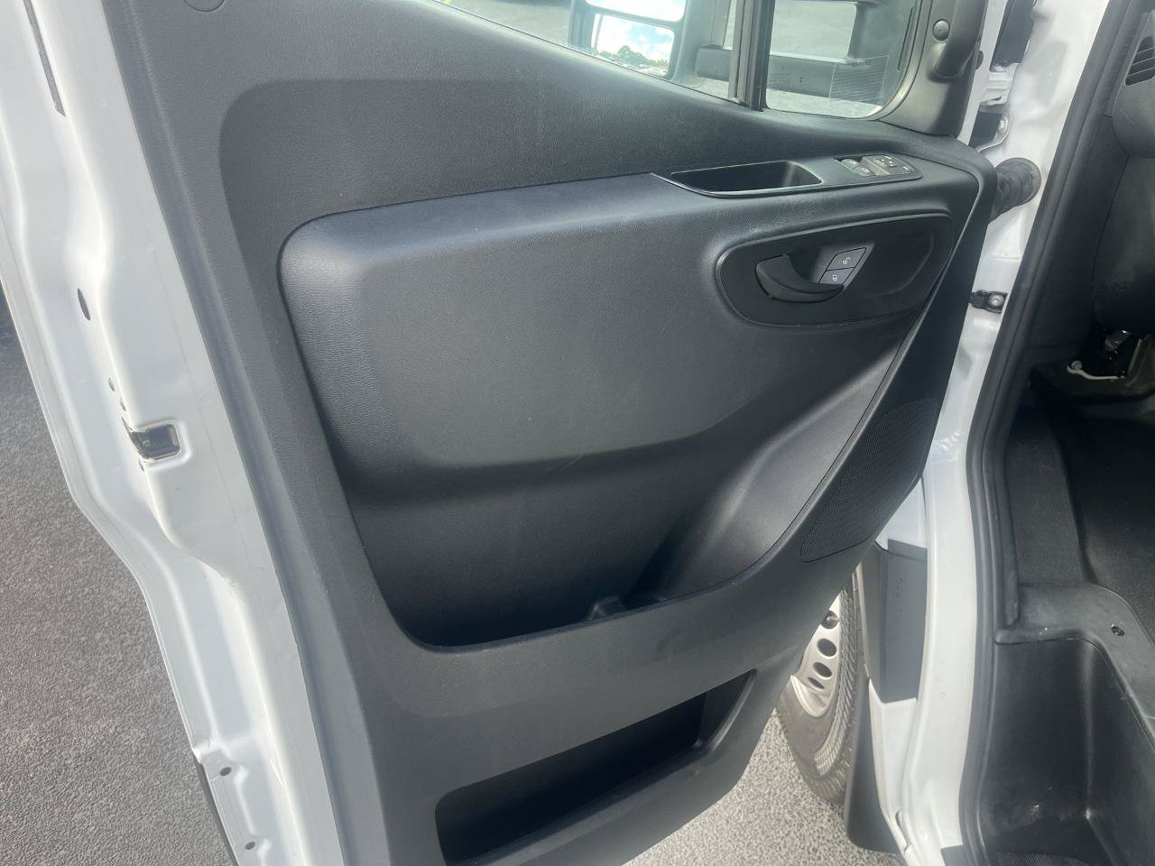 Used 2023 Mercedes-Benz Sprinter 4500 image 13
