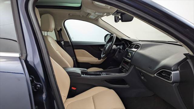 Used 2020 Jaguar F-PACE Premium AWD/4WD image 21