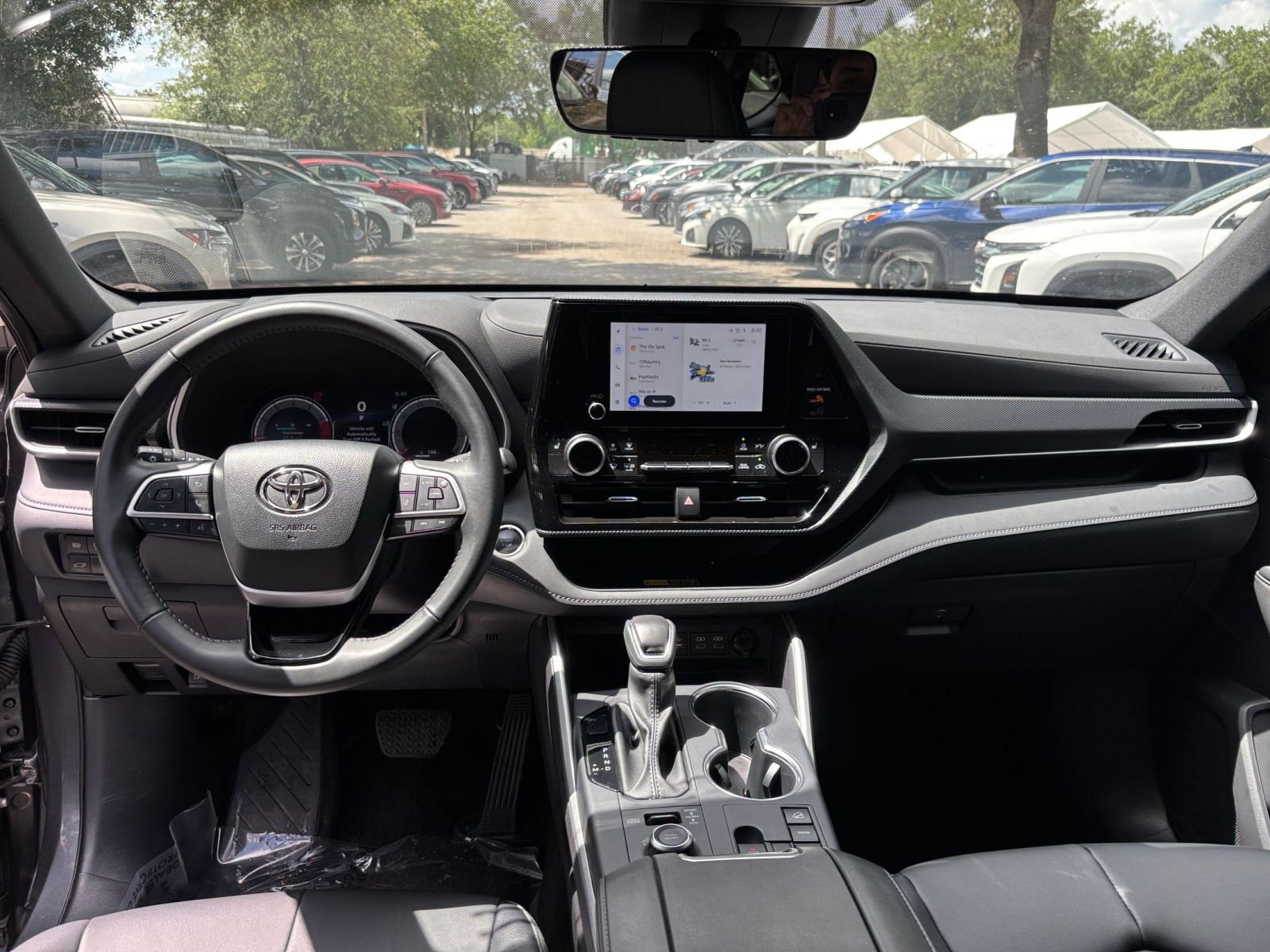 Used 2025 Toyota Highlander XSE AWD/4WD image 36