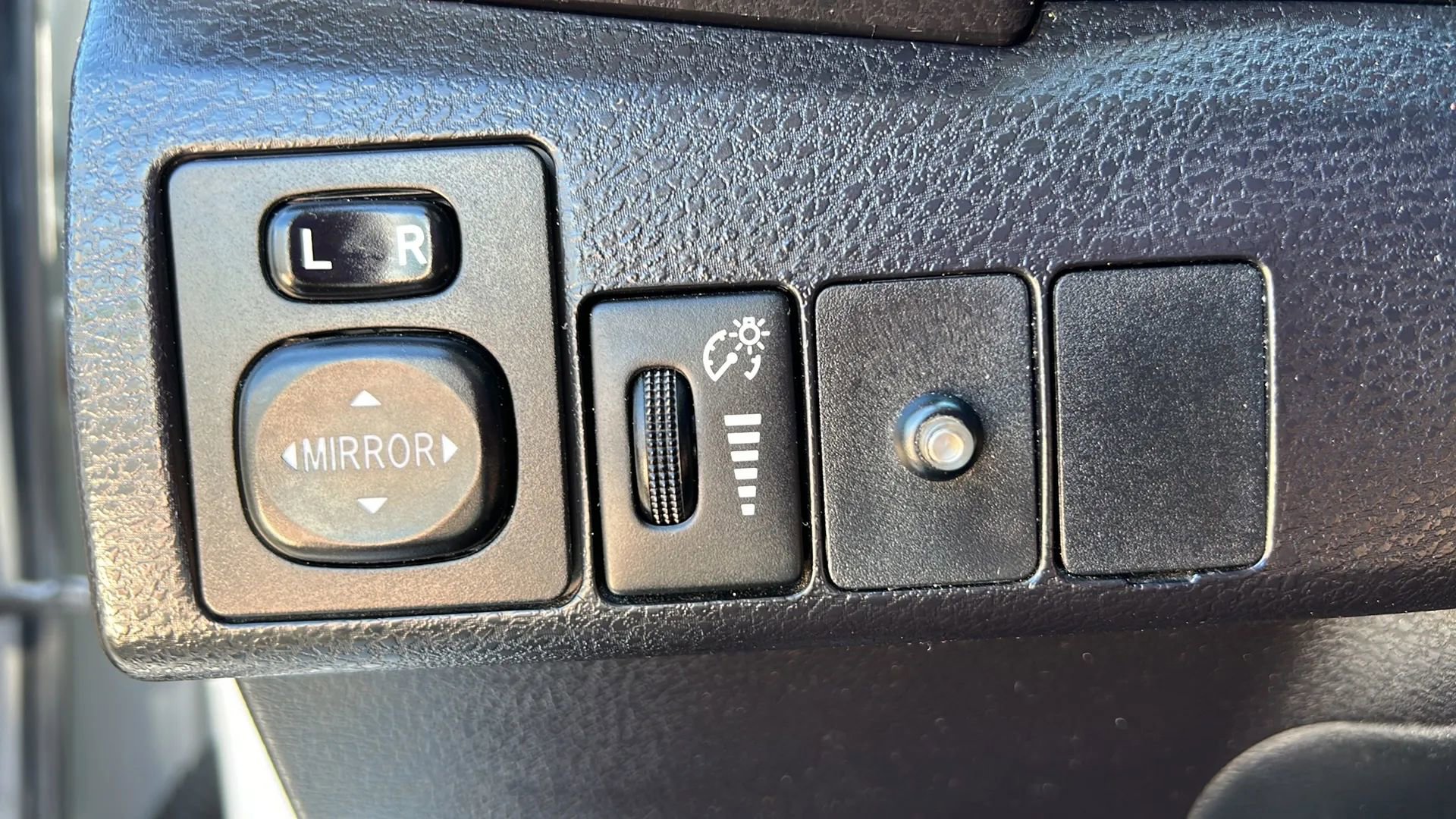 Used 2016 Toyota Corolla LE FWD image 24