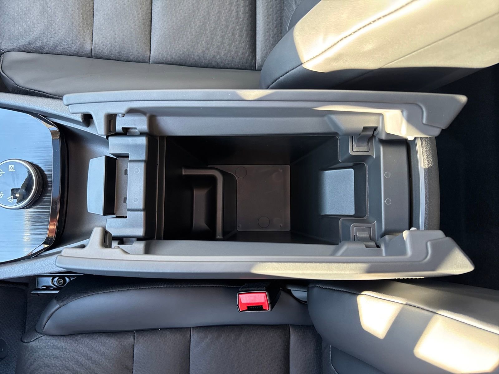 New 2026 Nissan Rogue SV AWD/4WD image 25
