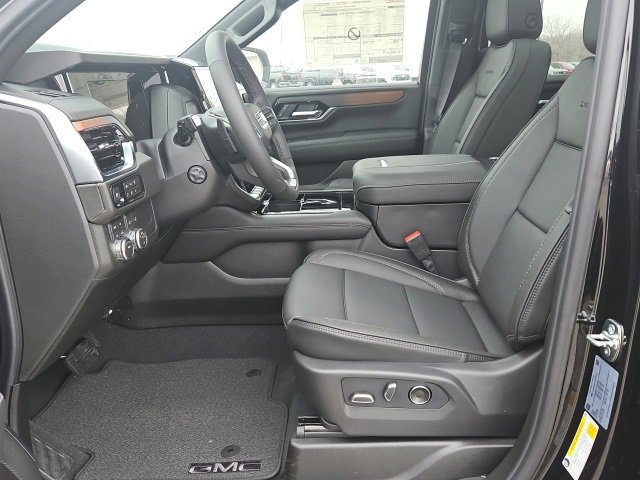 New 2026 GMC Yukon Denali w/ Sun & Power Step Package image 24