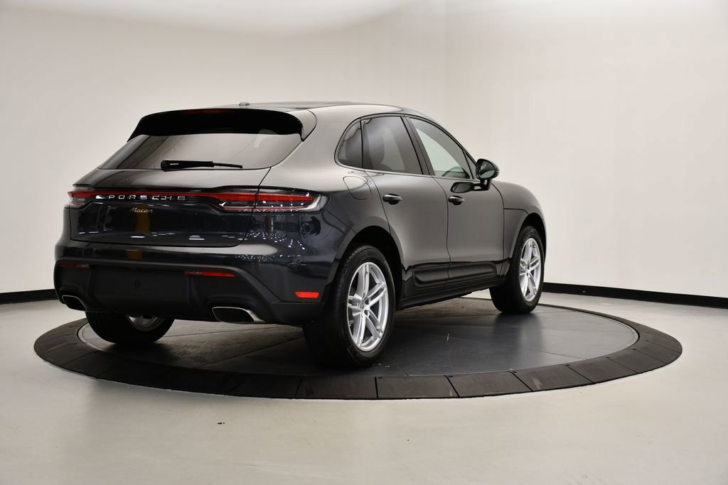 Certified 2025 Porsche Macan Turbo image 7