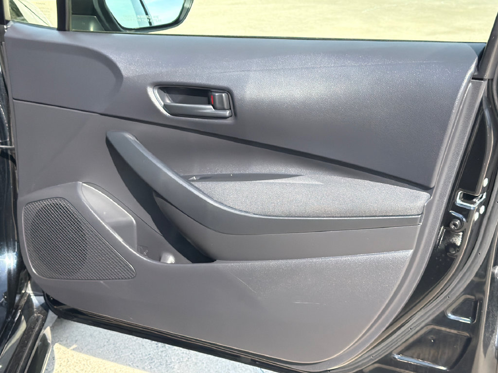Used 2025 Toyota Corolla LE FWD image 21