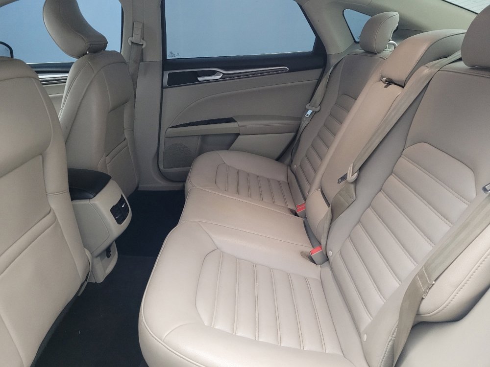 Used 2019 Ford Fusion SEL image 18