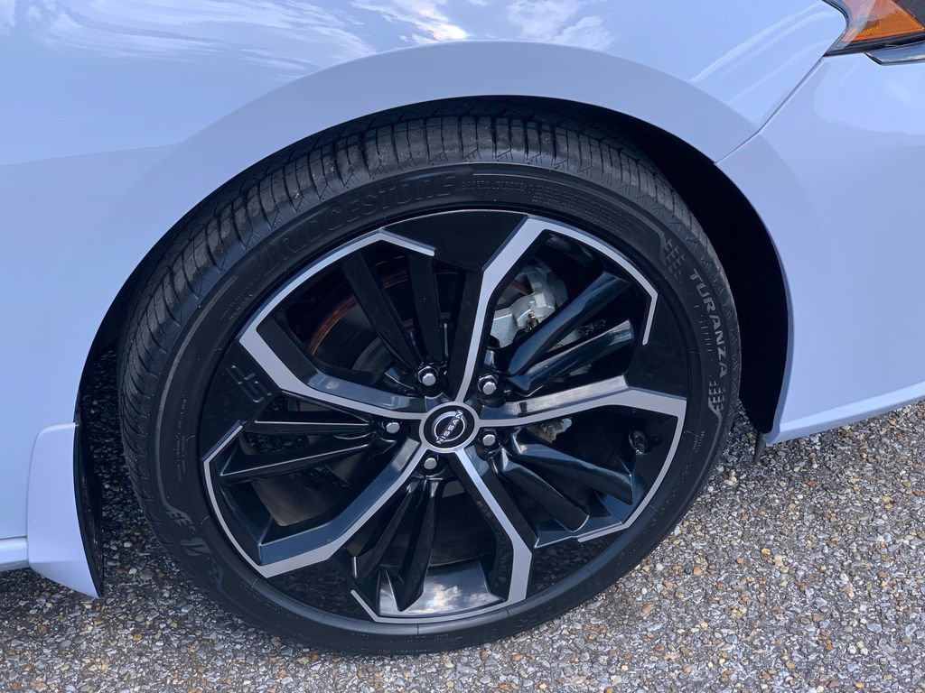 Used 2023 Nissan Altima 2.5 SR FWD image 9