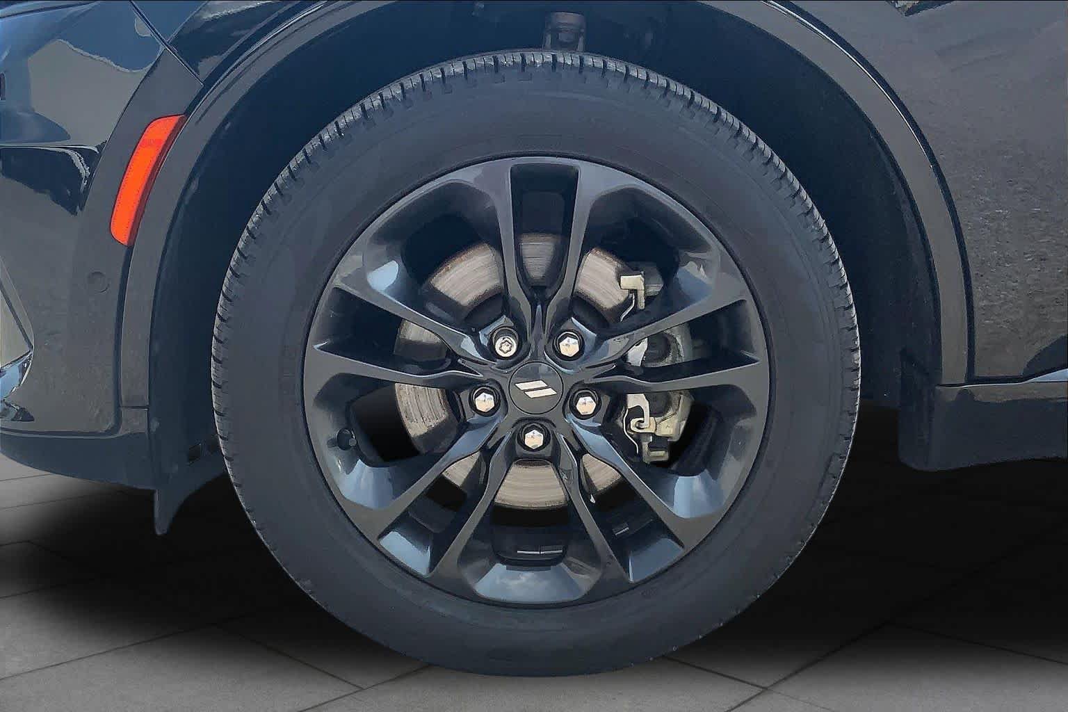 Used 2022 Dodge Durango R/T RWD image 11
