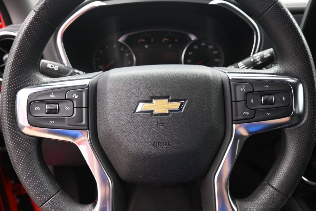 Used 2025 Chevrolet Blazer LT FWD image 19