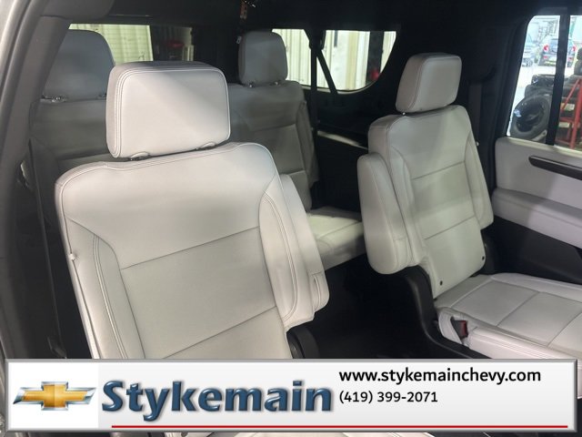 New 2026 Chevrolet Suburban Premier image 40