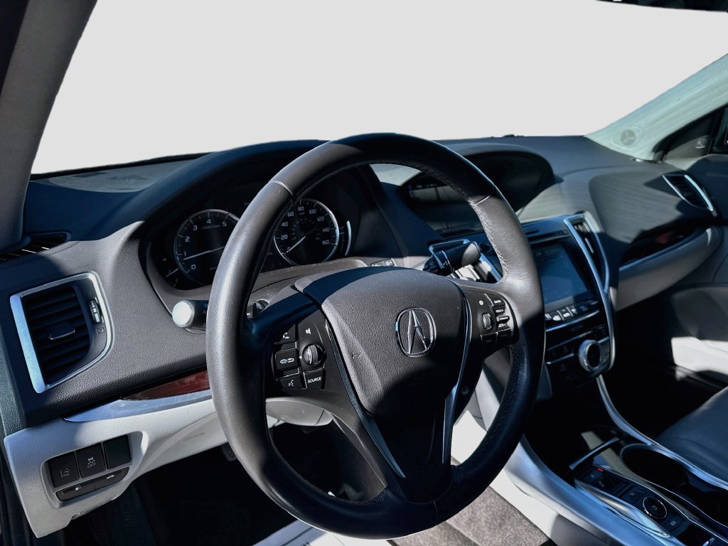 Used 2015 Acura TLX w/ Technology Package FWD image 9
