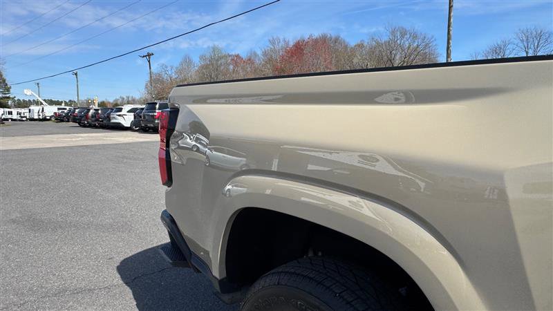 Used 2023 Chevrolet Colorado W/T RWD image 27
