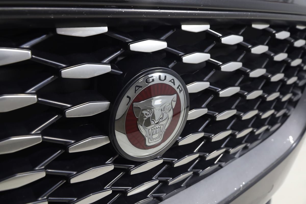 Used 2022 Jaguar E-PACE SE AWD/4WD image 16