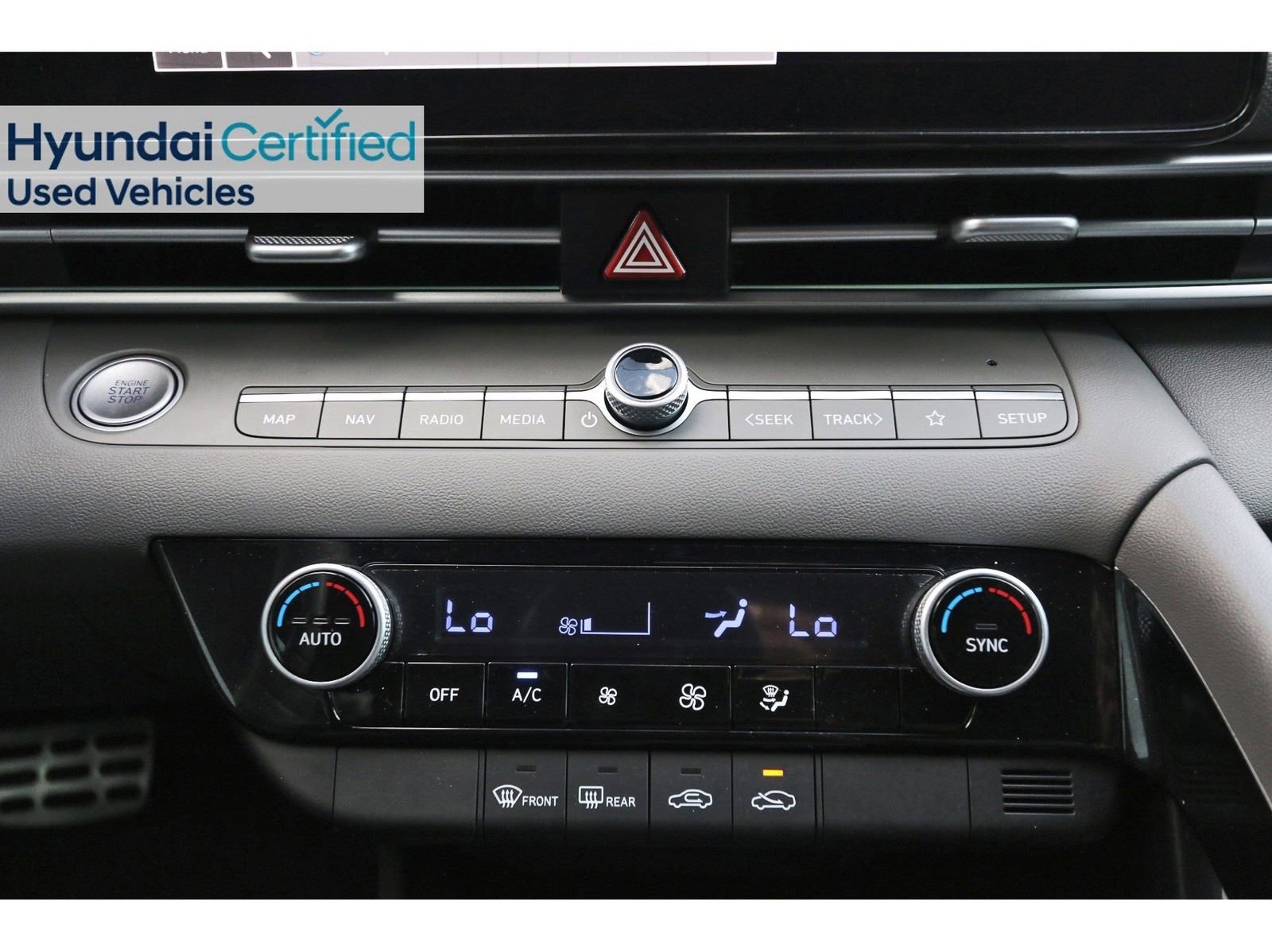 Certified 2025 Hyundai Elantra SEL image 28