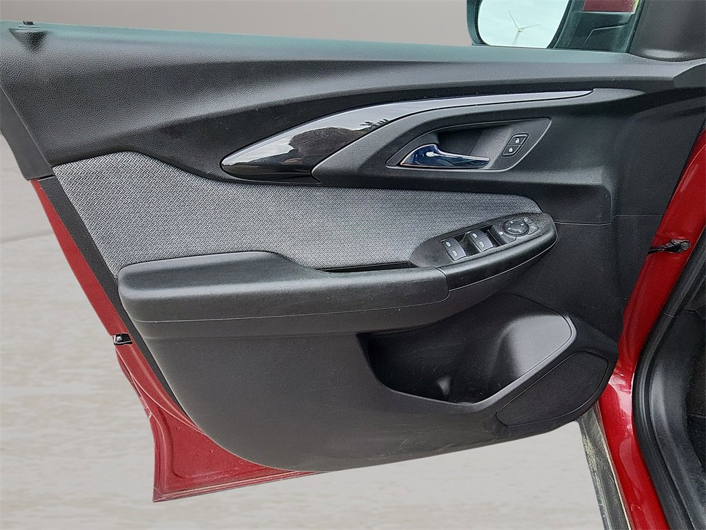 Used 2021 Chevrolet TrailBlazer LT w/ Convenience Package image 29