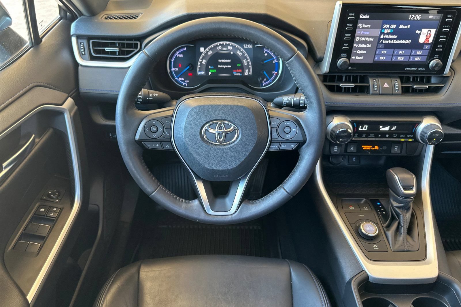 Used 2021 Toyota RAV4 XSE w/ XSE Grade Weather Package AWD/4WD image 15