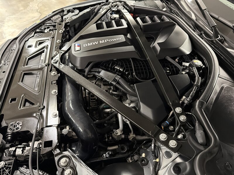 Used 2022 BMW M3 w/ M Carbon Exterior Package RWD image 30