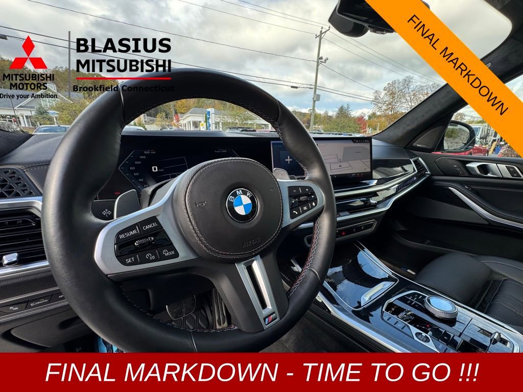 Used 2025 BMW X7 M60i w/ Climate Comfort Package image 25