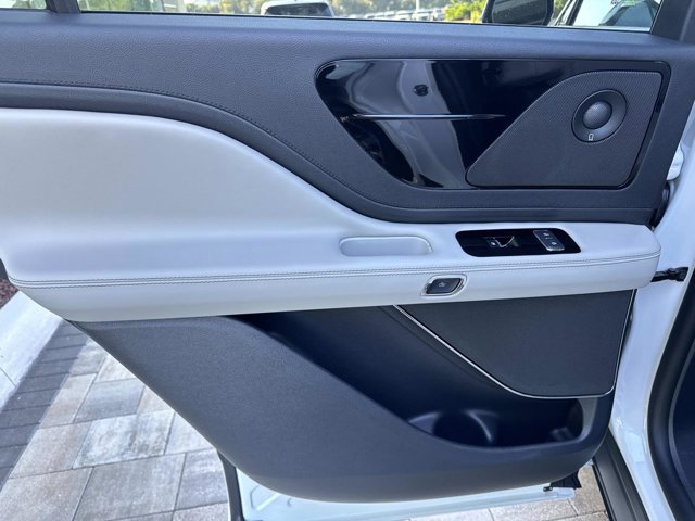 New 2026 Lincoln Aviator 2WD image 15