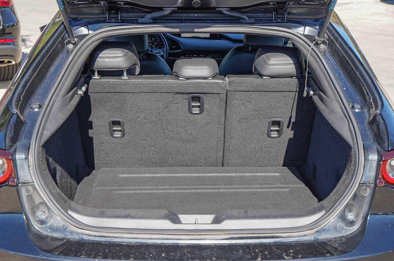 Used 2021 MAZDA MAZDA3 s image 31