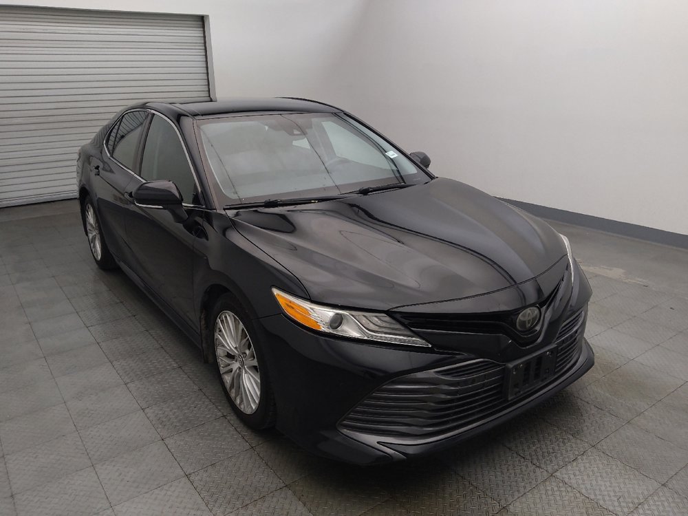 Used 2018 Toyota Camry XLE FWD image 13