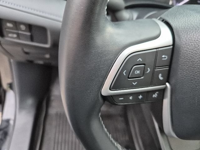 Used 2023 Toyota Highlander XLE AWD/4WD image 21
