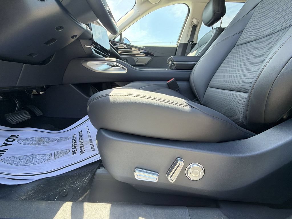 New 2026 Lincoln Nautilus Reserve w/ Jet Appearance Package AWD/4WD image 12
