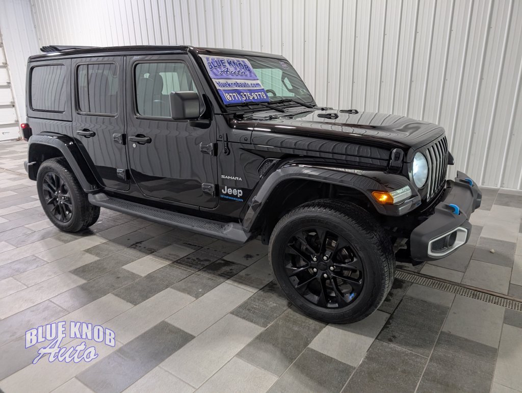 Used 2023 Jeep Wrangler Unlimited Sahara w/ Cold Weather Group AWD/4WD image 5