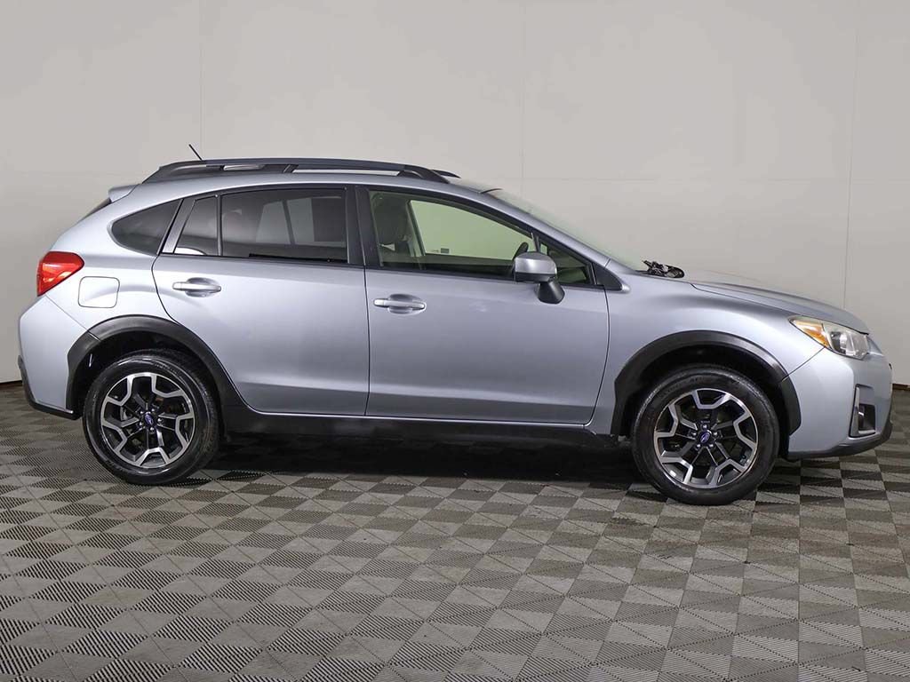 Used 2017 Subaru Crosstrek 2.0i Premium AWD/4WD image 9