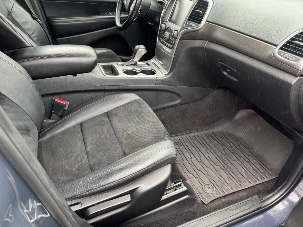 Used 2017 Jeep Grand Cherokee Altitude image 6