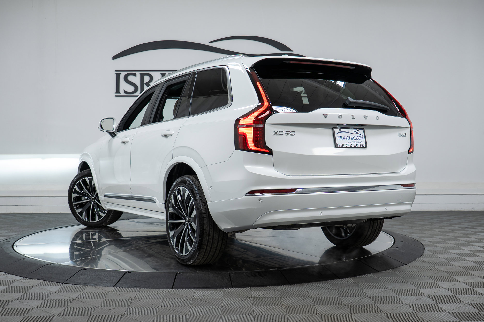New 2026 Volvo XC90 B6 Plus w/ Protection Package Premier image 29