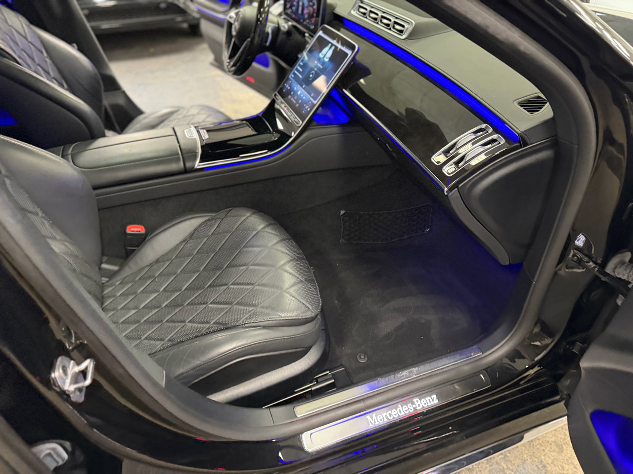 Used 2021 Mercedes-Benz S 580 4MATIC Sedan w/ AMG Line image 40