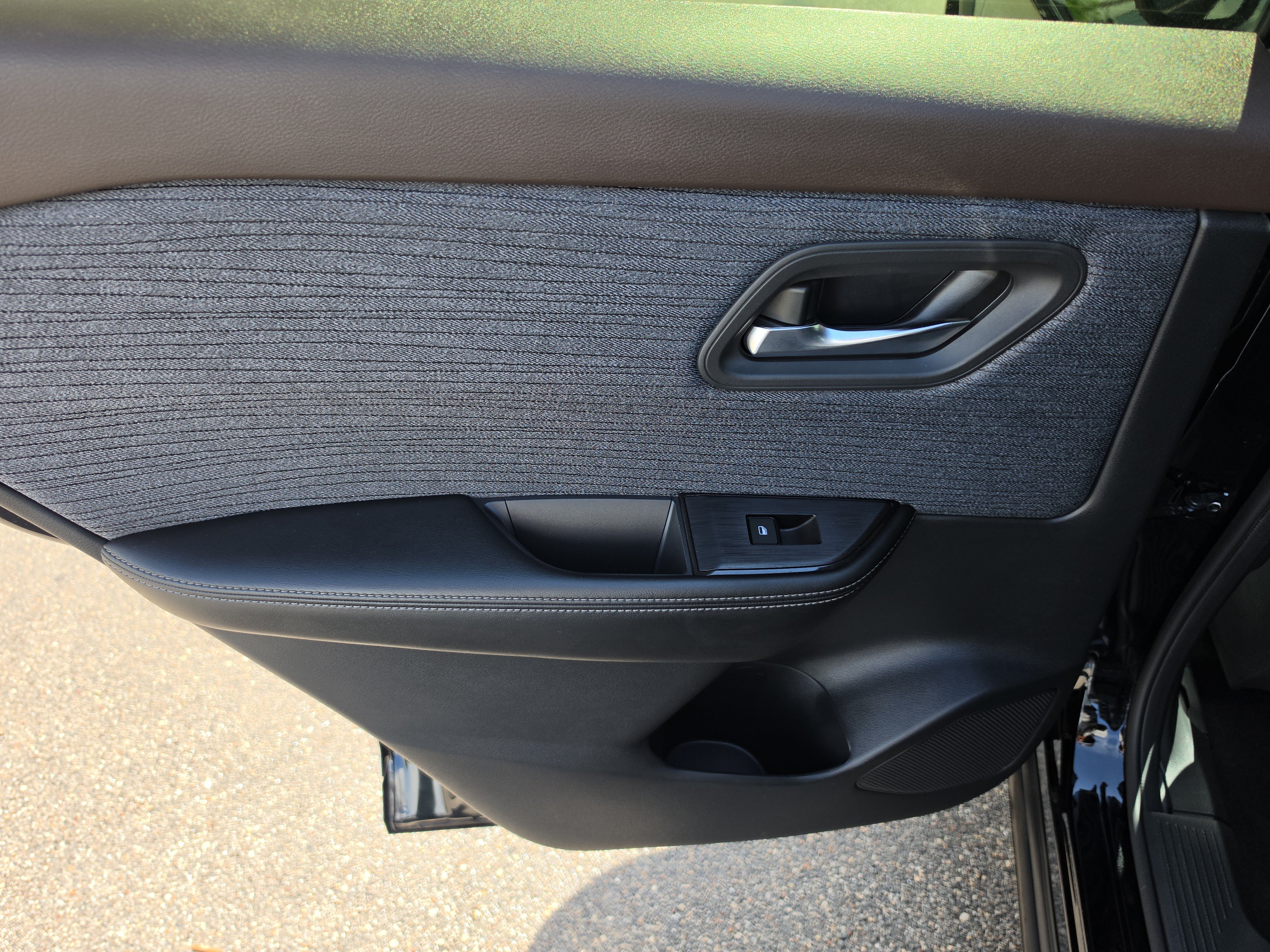 Used 2023 Nissan Rogue SV FWD image 23