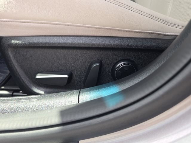Used 2025 Genesis G70 2.5T AWD/4WD image 18