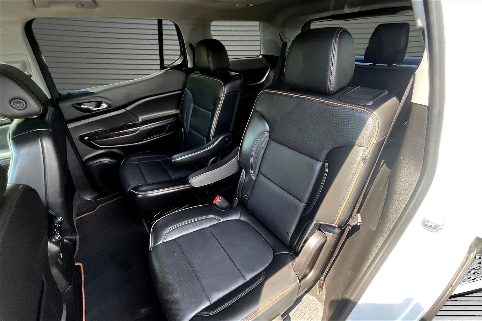 Used 2022 GMC Acadia AT4 w/ Technology Package AWD/4WD image 14