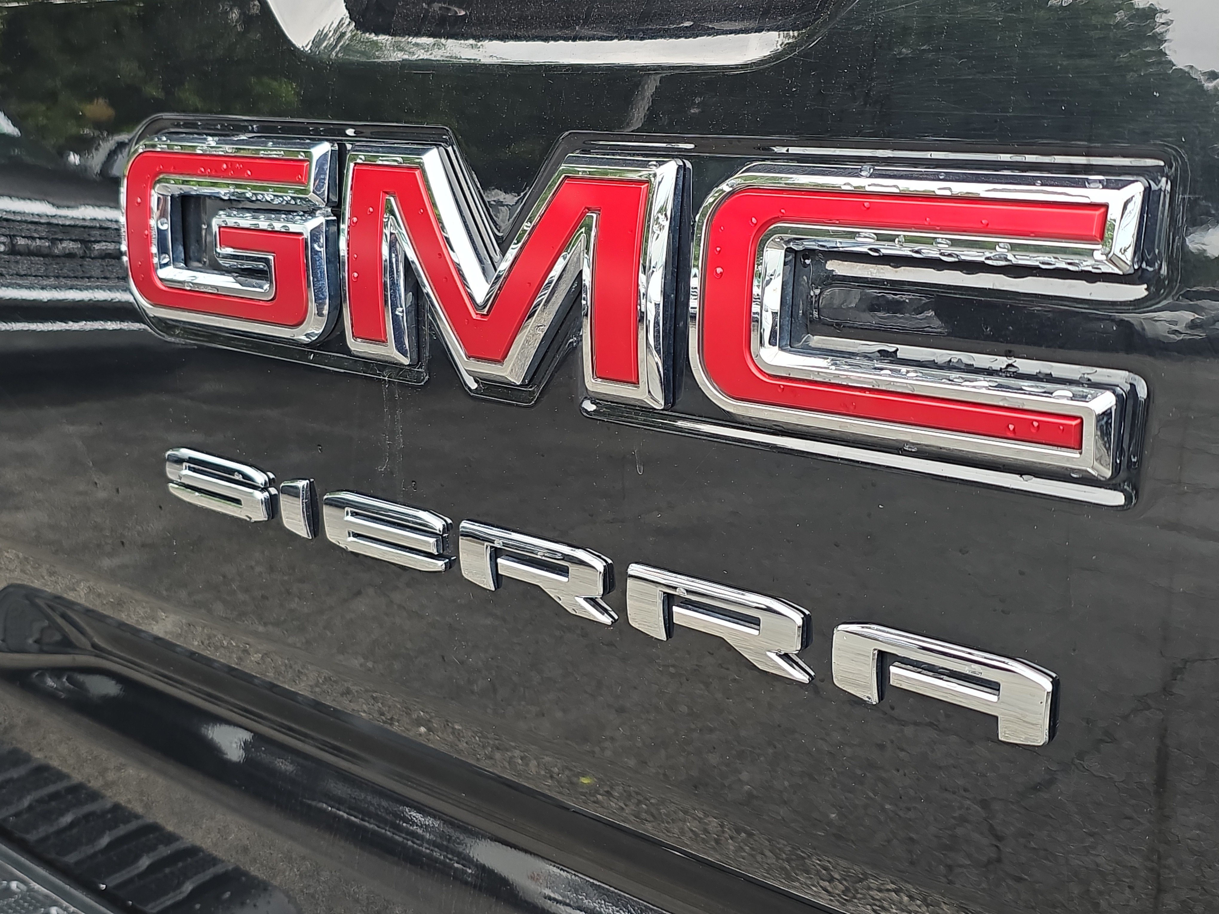Used 2021 GMC Sierra 1500 SLE w/ Preferred Package AWD/4WD image 9