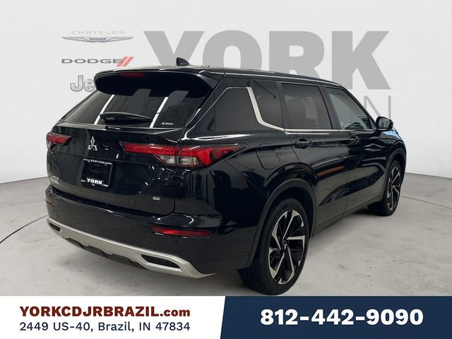 Used 2024 Mitsubishi Outlander SE Black Edition image 5