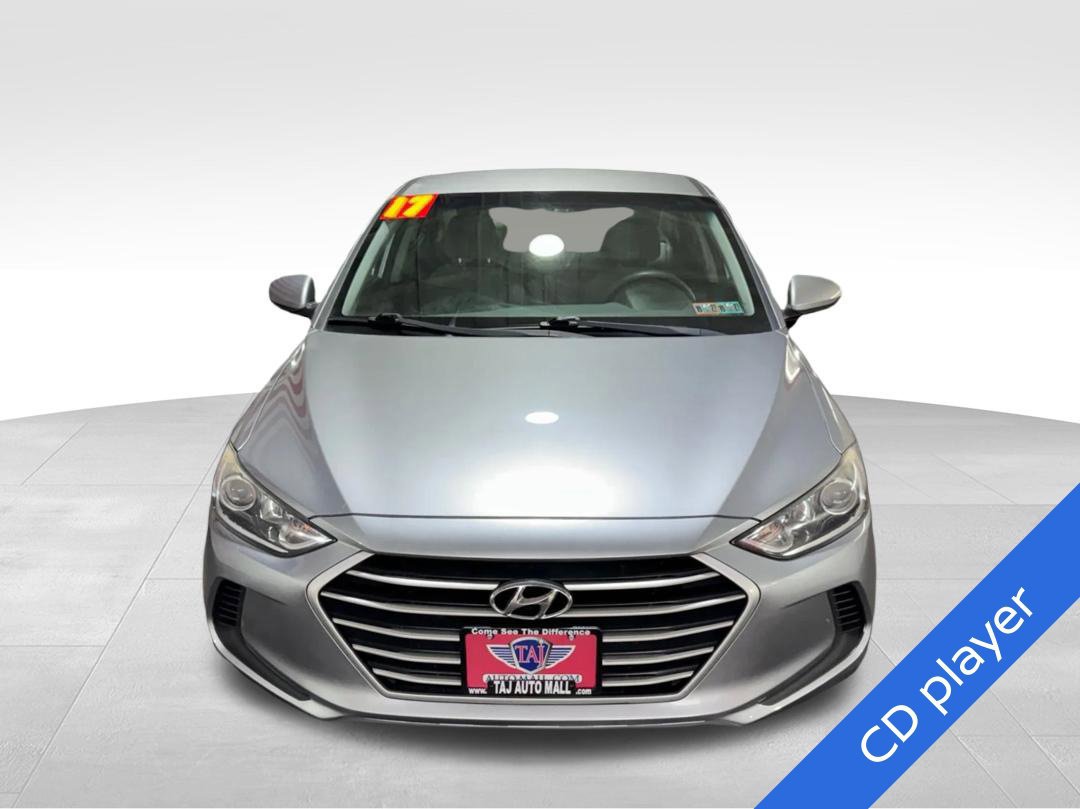Used 2017 Hyundai Elantra SE FWD image 2