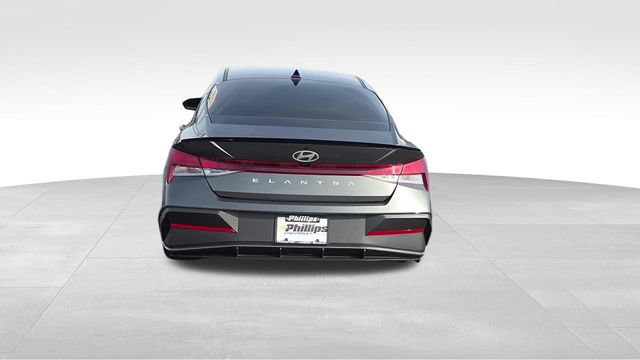 Used 2025 Hyundai Elantra Sport FWD image 11