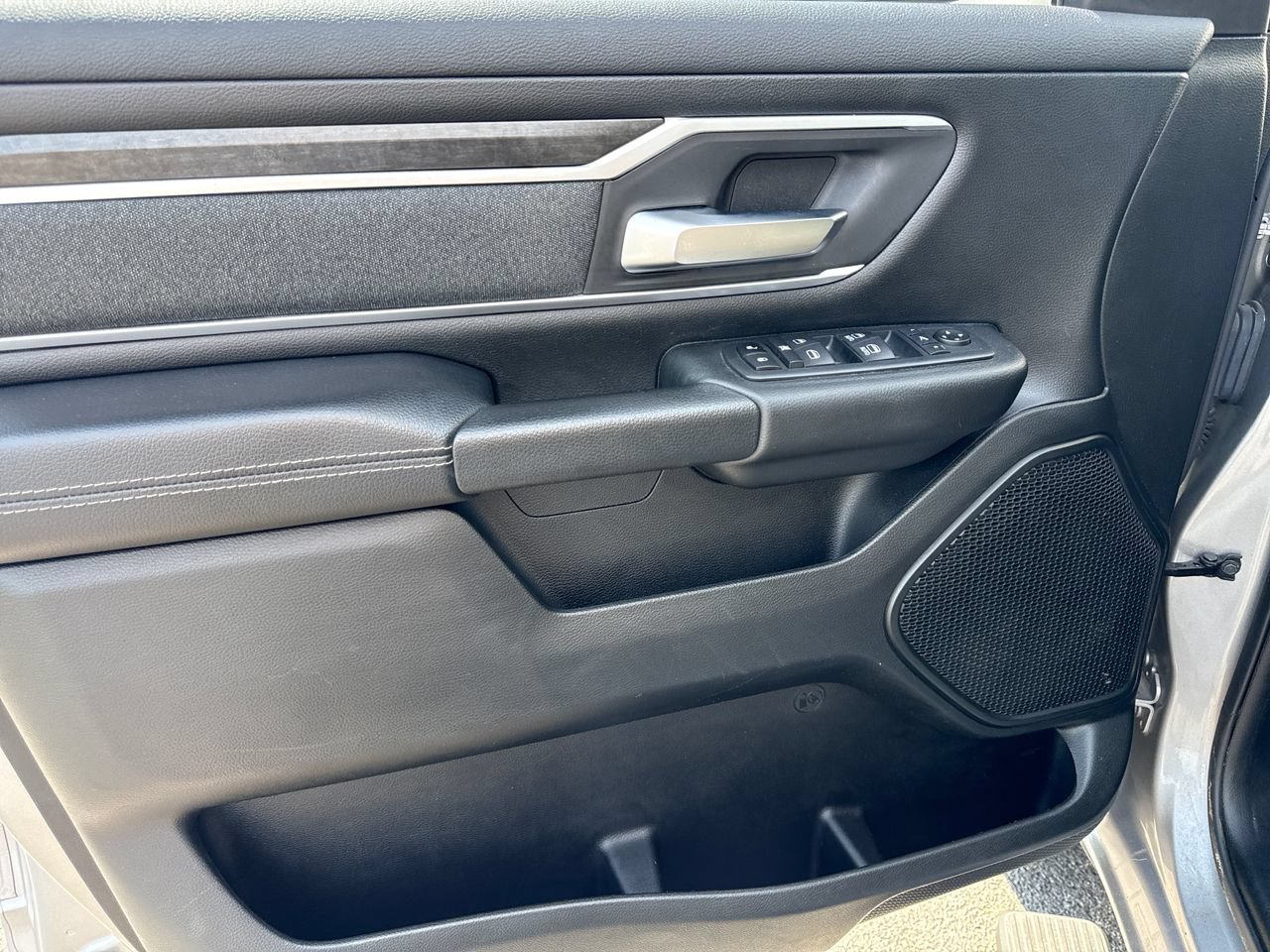 Used 2020 RAM 1500 Big Horn AWD/4WD image 16