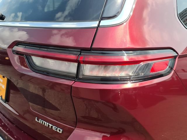 Certified 2023 Jeep Grand Cherokee L Limited AWD/4WD image 13