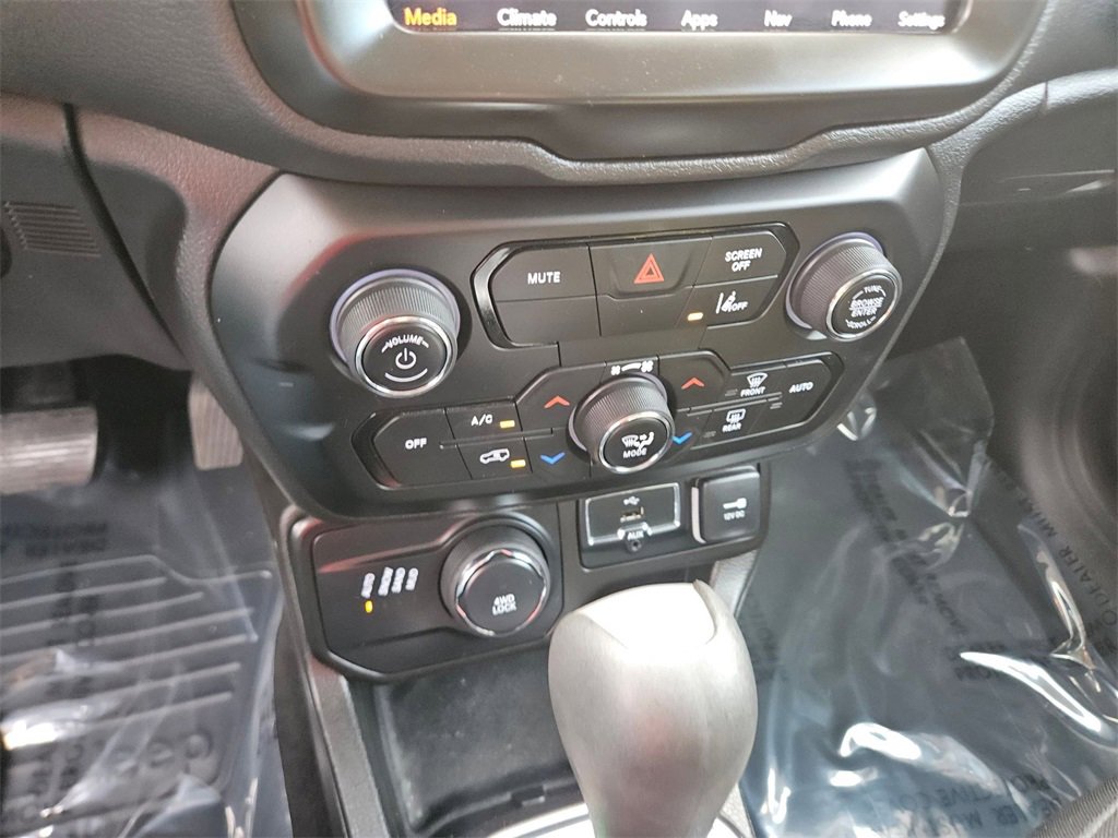 Used 2022 Jeep Renegade Latitude w/ Convenience Group image 20