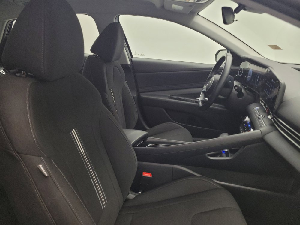 Used 2023 Hyundai Elantra SEL w/ Convenience Package FWD image 21