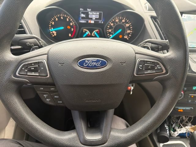 Used 2017 Ford Escape SE w/ Equipment Group 201A FWD image 14