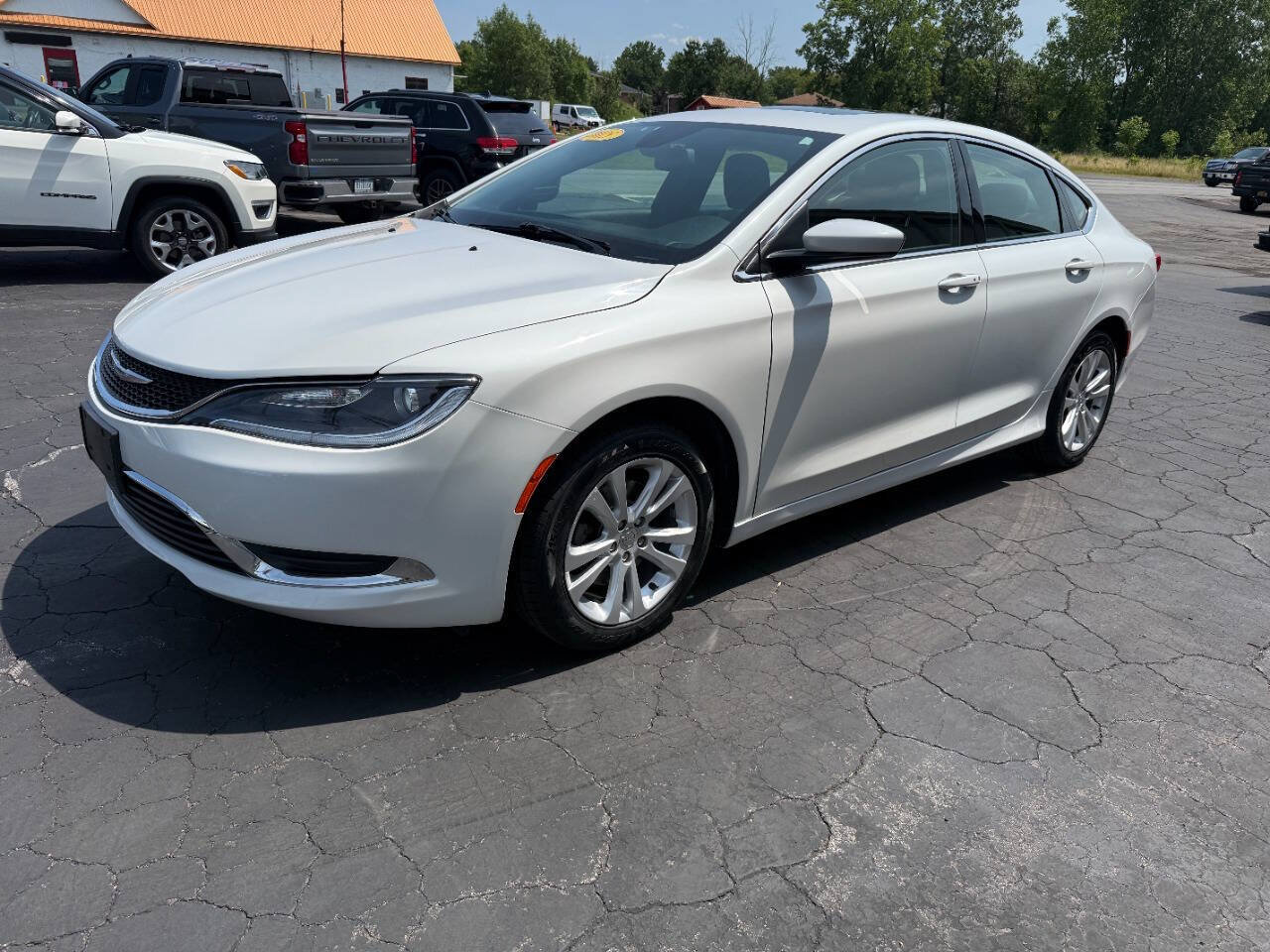 Used 2015 Chrysler 200 Limited w/ Convenience Group FWD image 3